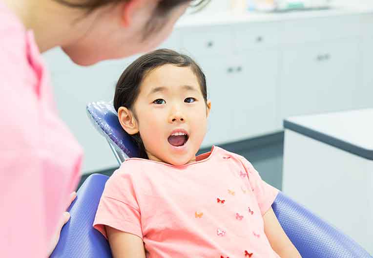矯正治療の成功に欠かせない筋機能療法(MFT)